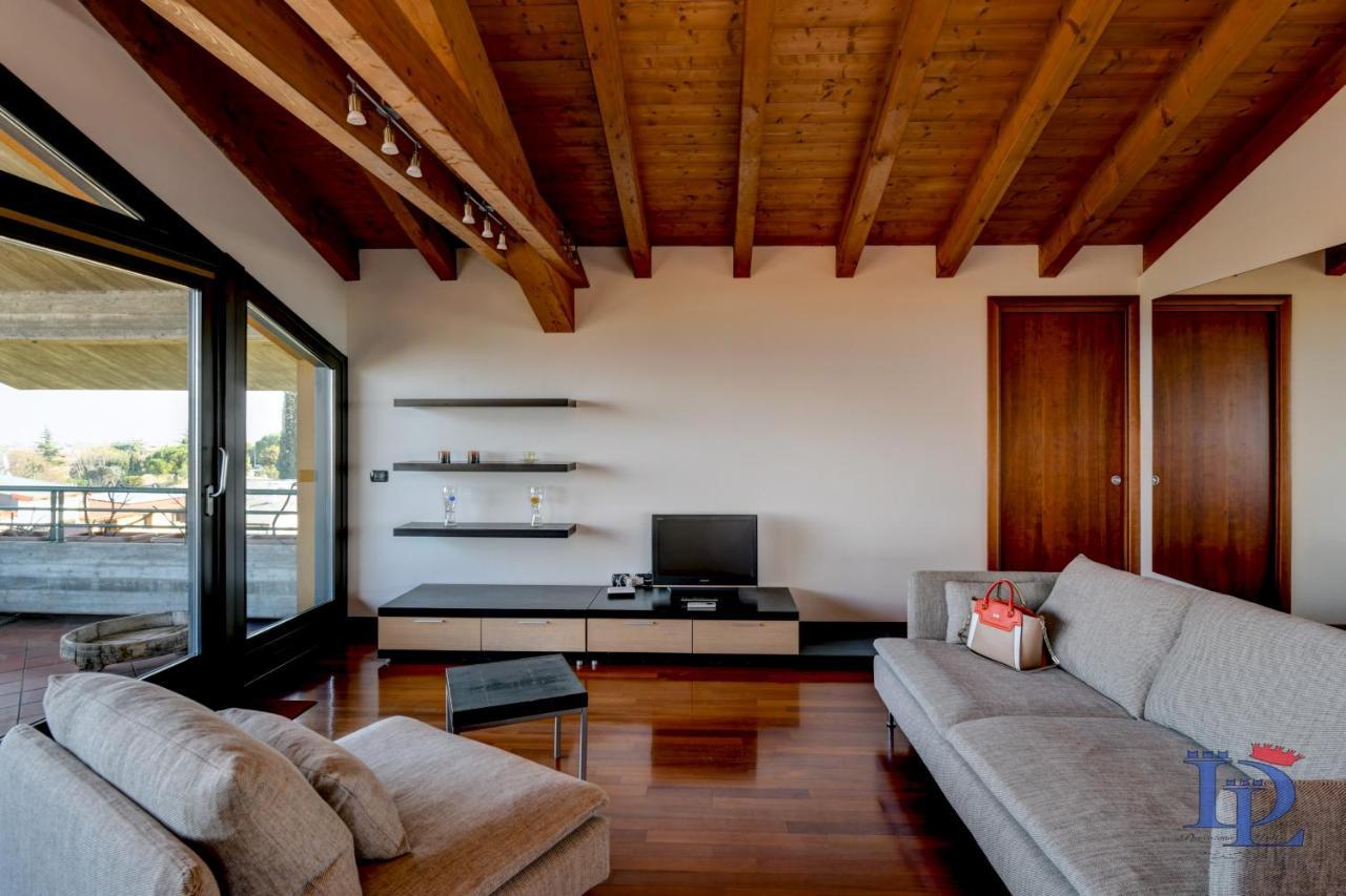 Desenzanoloft Official Partner Marriott Homes & Villas - Paradise Lake View In A 5 Pools Exclusive Residence Desenzano del Garda Zewnętrze zdjęcie