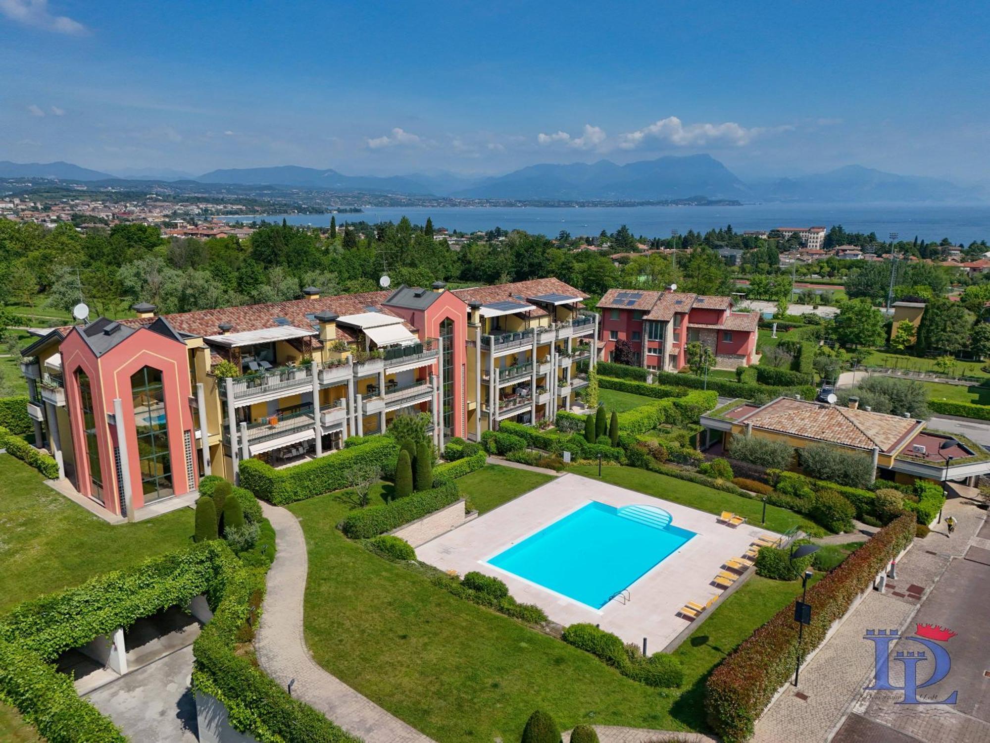 Desenzanoloft Official Partner Marriott Homes & Villas - Paradise Lake View In A 5 Pools Exclusive Residence Desenzano del Garda Zewnętrze zdjęcie