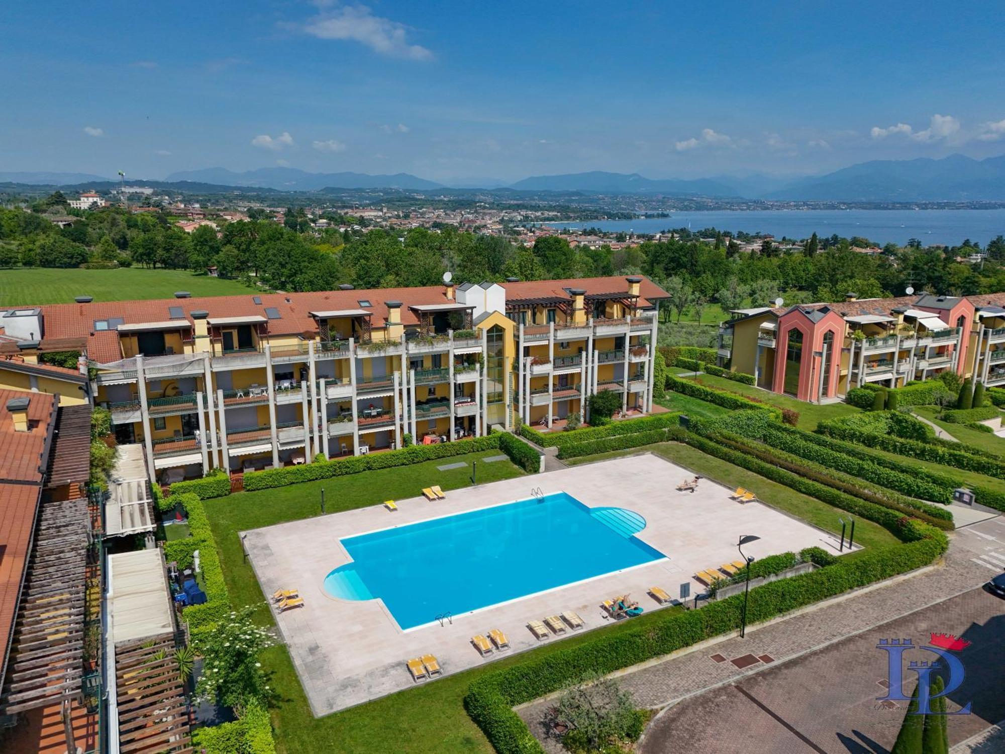 Desenzanoloft Official Partner Marriott Homes & Villas - Paradise Lake View In A 5 Pools Exclusive Residence Desenzano del Garda Zewnętrze zdjęcie