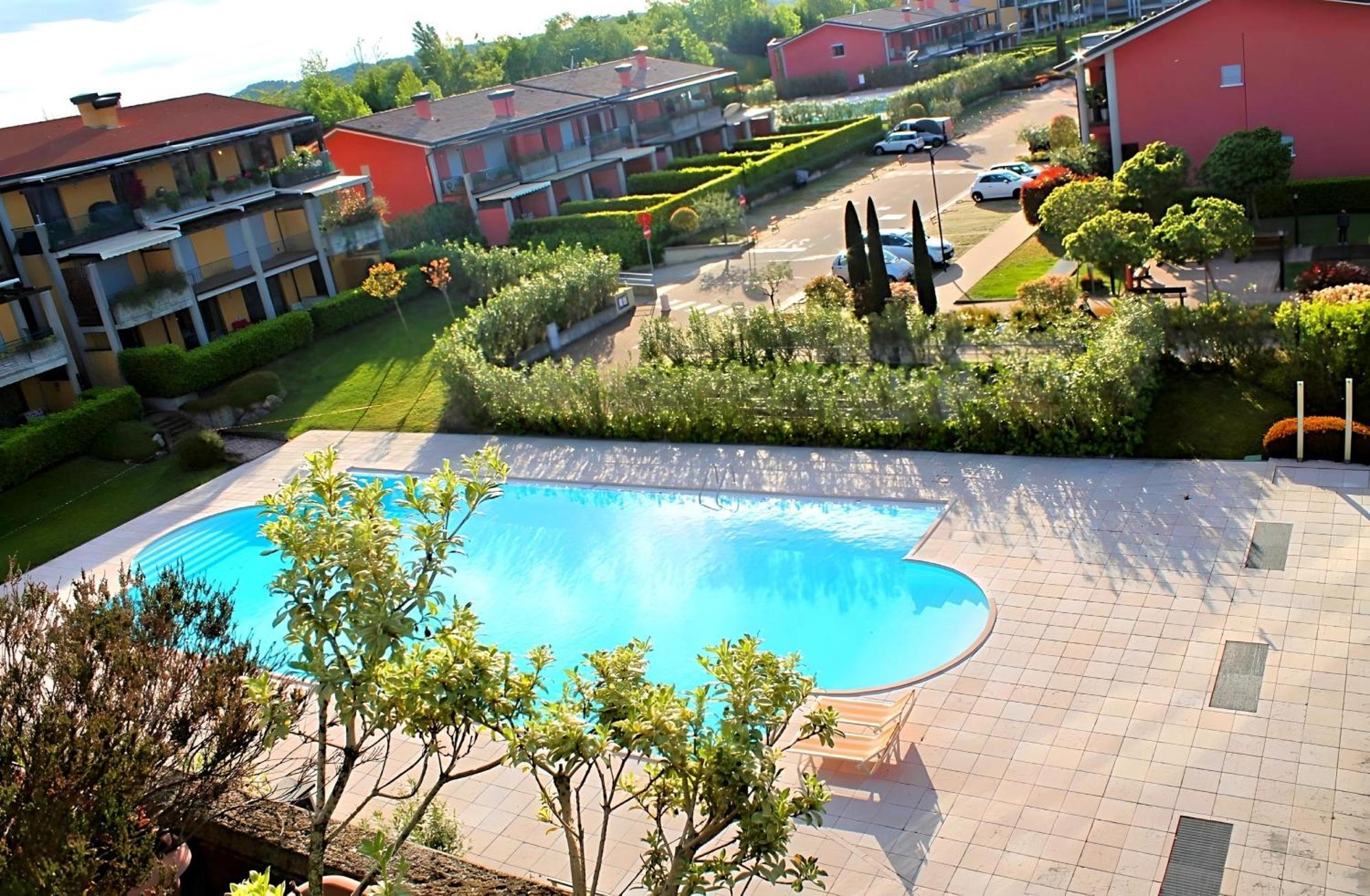 Desenzanoloft Official Partner Marriott Homes & Villas - Paradise Lake View In A 5 Pools Exclusive Residence Desenzano del Garda Zewnętrze zdjęcie